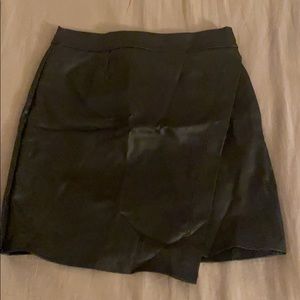 Cute leather black skirt